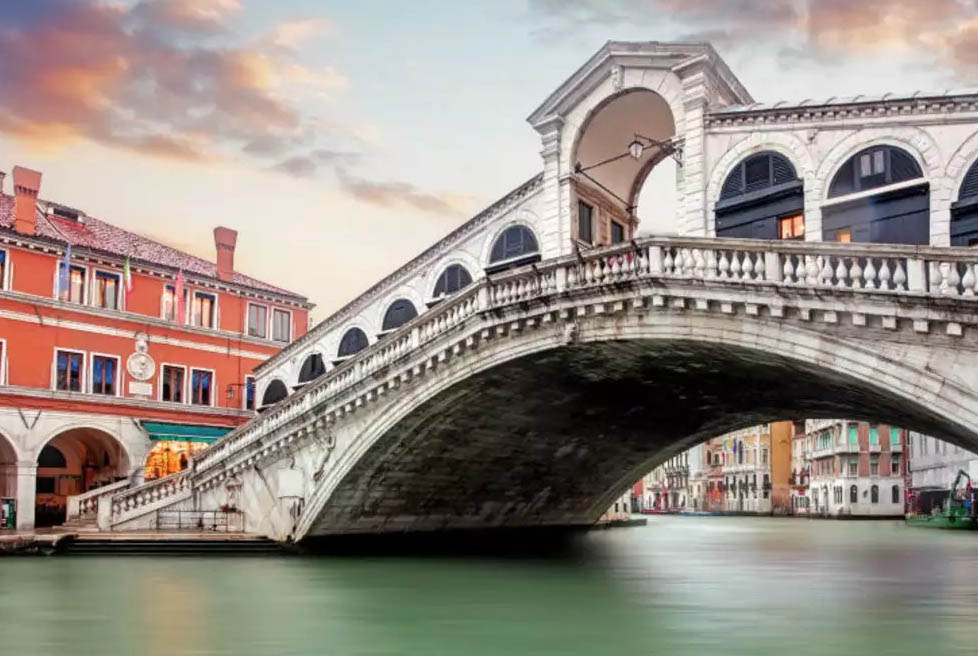 Exploring the 11 Must-Do Activities in Venice (City Travel Guide)