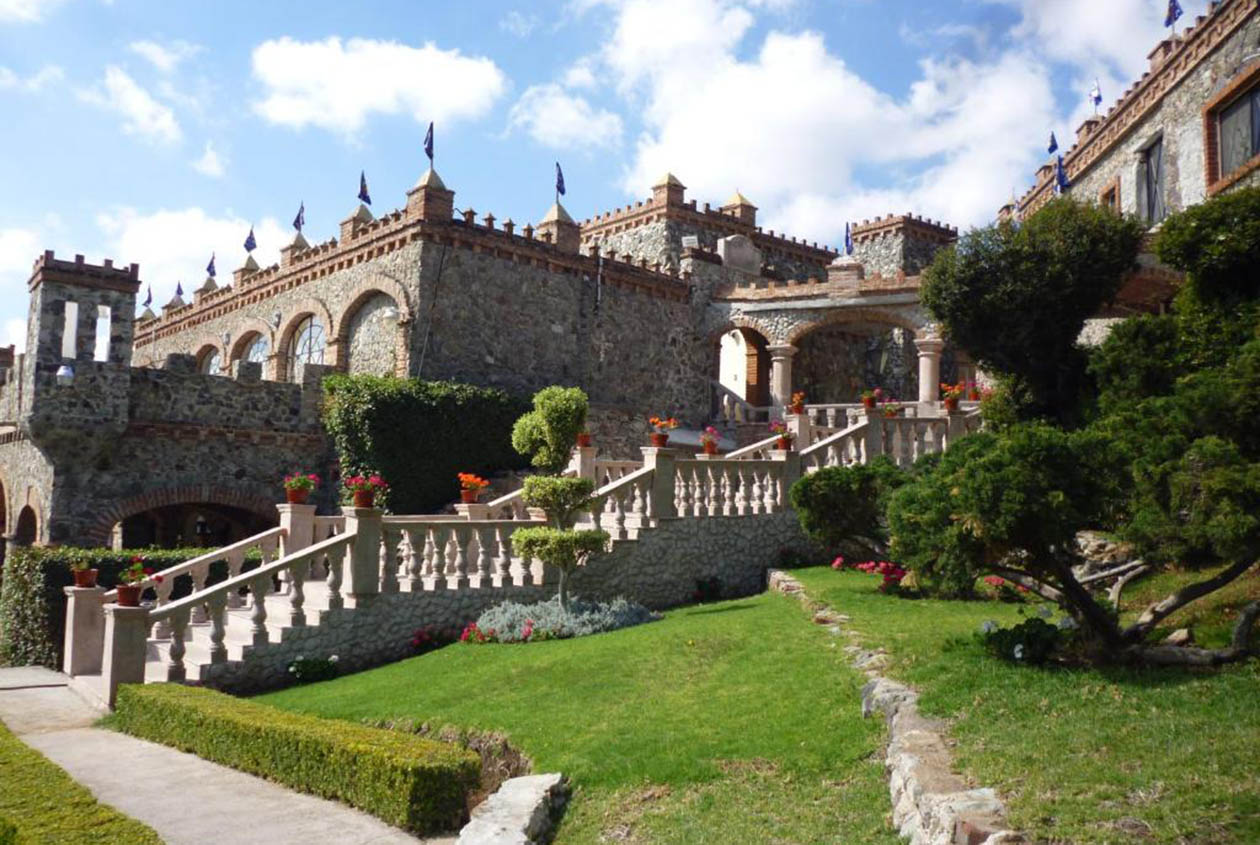 Enchanting Stay at Castillo de Santa Cecilia in Guanajuato: A Perfect Blend of History and Luxury